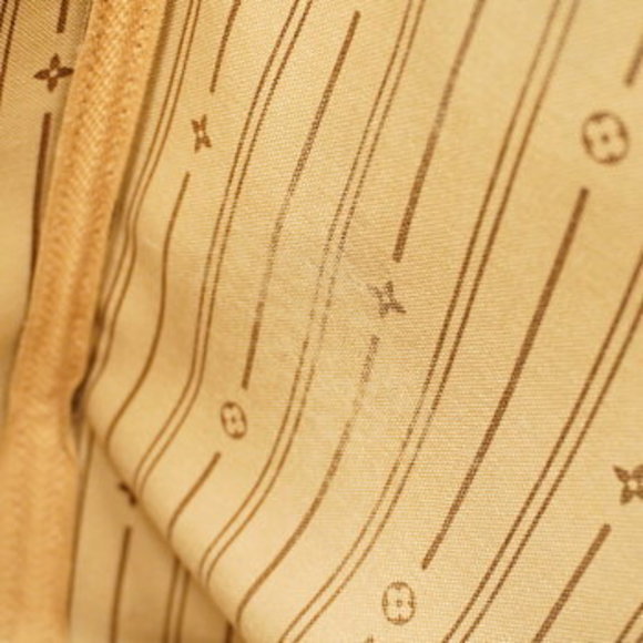 Louis Vuitton Monogram Neverfull MM Tote Bag - Picture 12 of 15